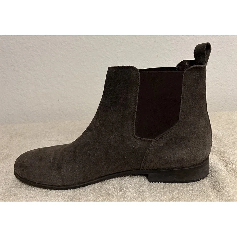 URBAN OUTFITTERS Men's Size 11 Faux Suede Chelsa Boots SB320